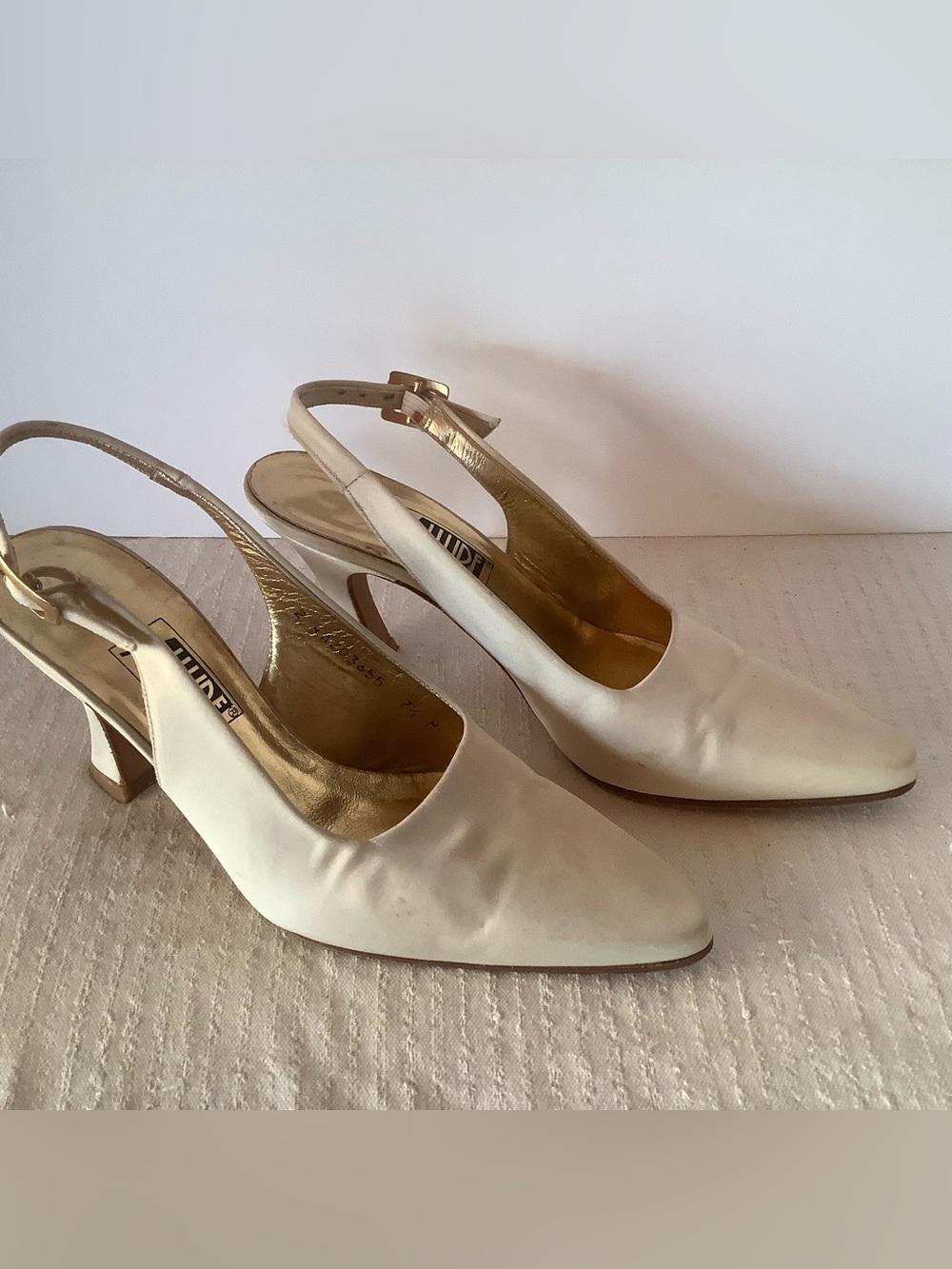 Allure Ivory Satin Pointed Toe Wedding Slingback Pump, Sz 7.5